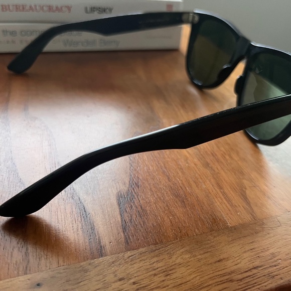 Ray-Ban Wayfarers-Black frame/green lenses - Picture 2 of 4